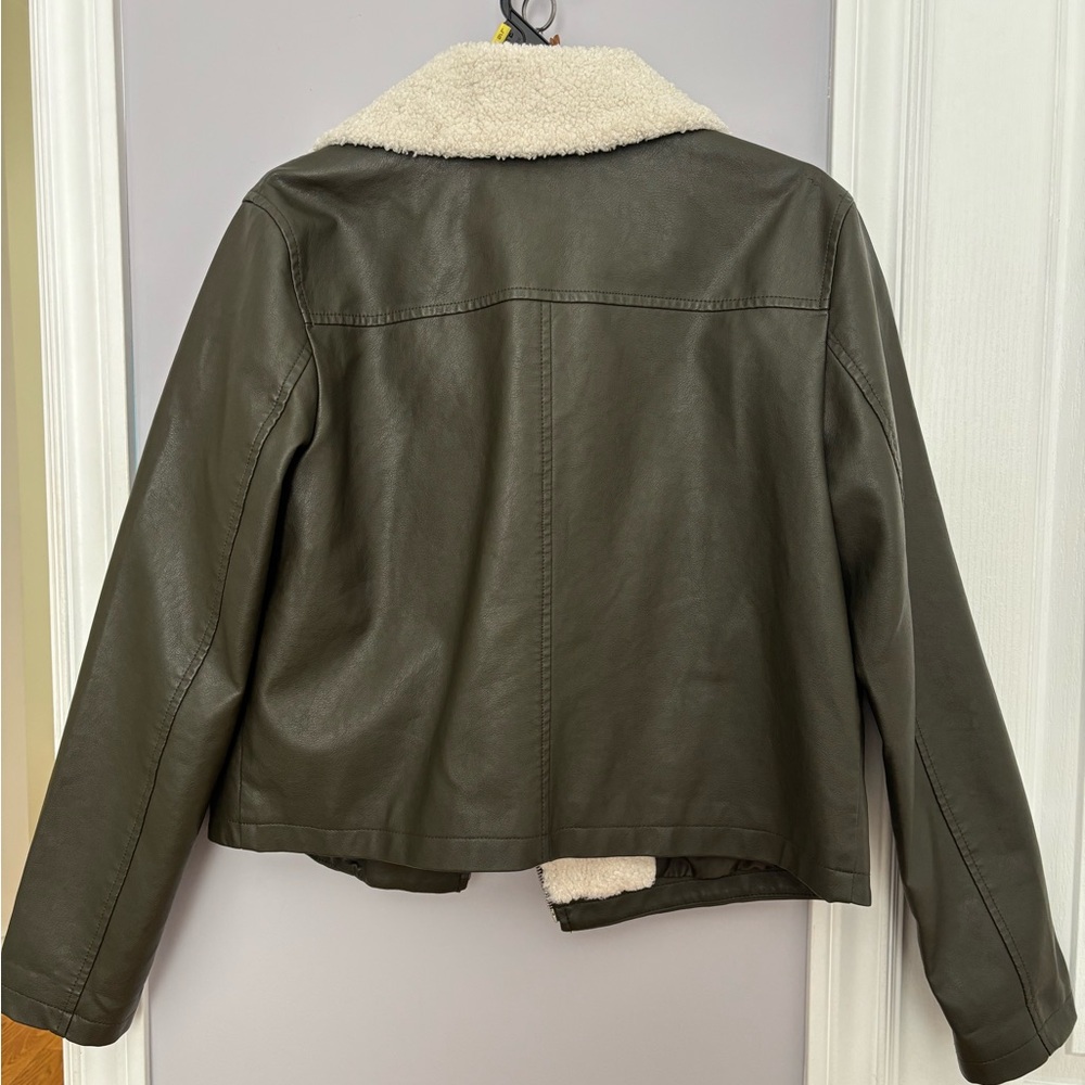 Leather jacket - Picture 2 of 3